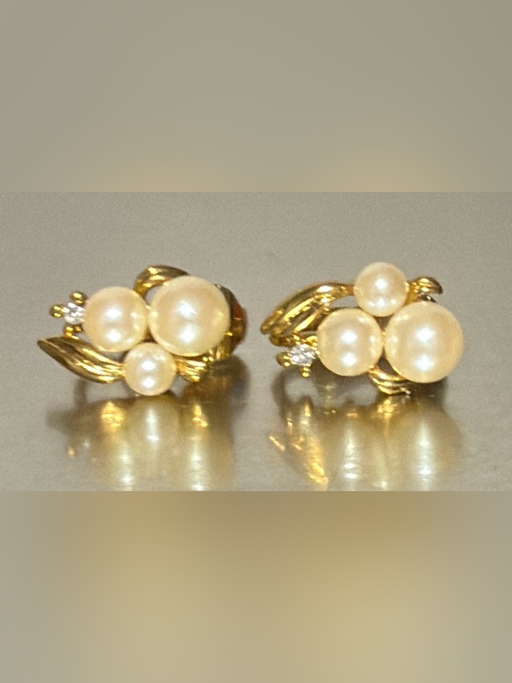 Vintage 1960s Faux Pearl Cluster Clip-On Earrings Gold Tone